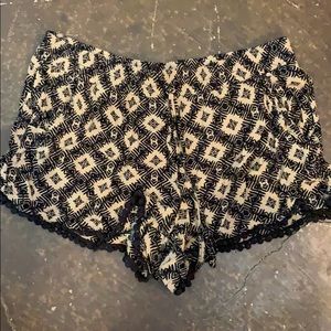 Detail patterned shorts